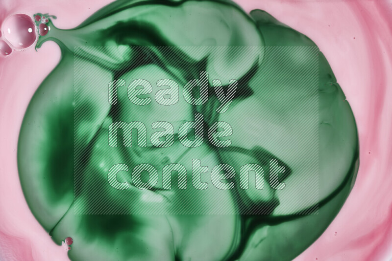 صورة مقربة لأنماط دوامية مجردة باللون الأحمر والأخضر