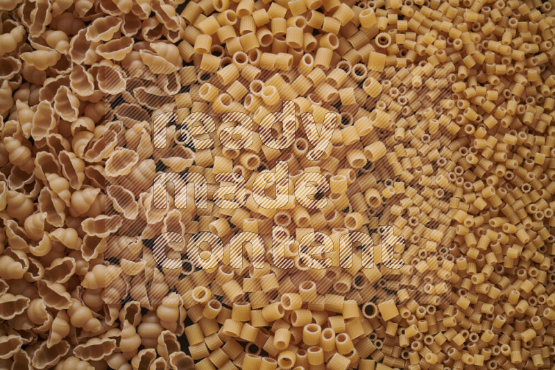 3 انواع معكرونة علي الخلفية كاملة