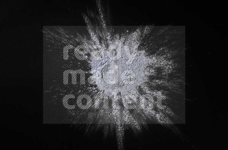 مسحوق أزرق على خلفية سوداء