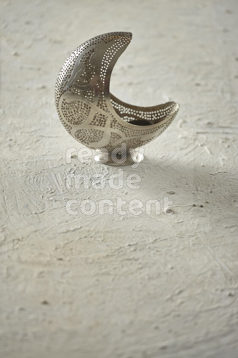 فانوس موضوع علي خلفية بيضاء